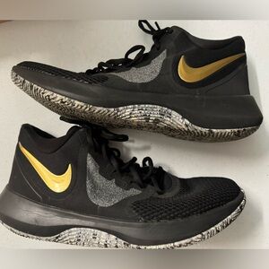 Mens Nike Air Precision 2 size 10 Shoes